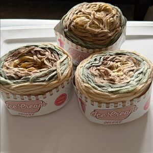 Ice Cream Deluxe Yarn
Size:2-5oz each,1-partially used
Color:Goose lake
3 pack